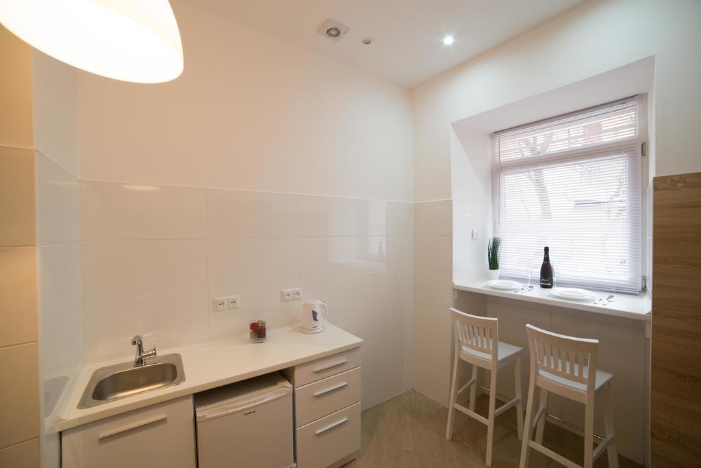 Apartment On Filatova 10/1 リヴィウ エクステリア 写真