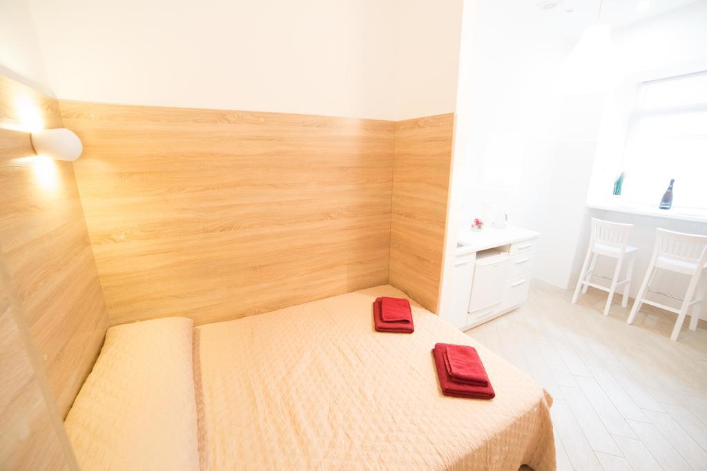 Apartment On Filatova 10/1 リヴィウ エクステリア 写真