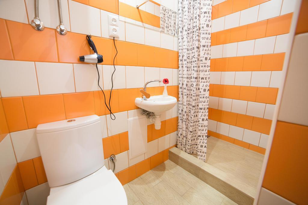 Apartment On Filatova 10/1 リヴィウ エクステリア 写真